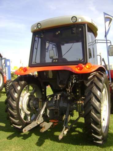 Cabina massey ferguson linha 200 2014