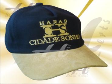 Boné personalizado preto com aba couro
