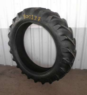 Pneu 12.4x36 10 lonas pirelli usado original