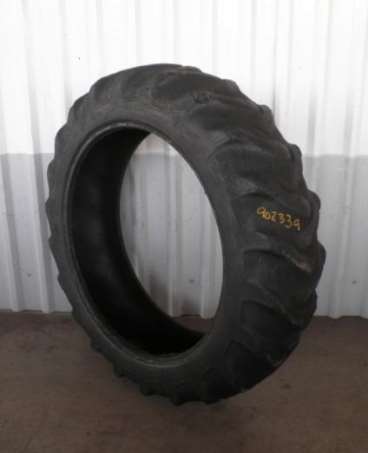 Pneu 13.6x38 6 lonas goodyear usado original