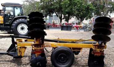 Grade niveladora controle remoto articulada 36 dsc