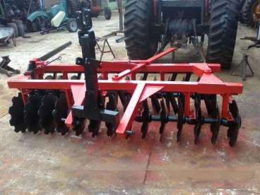 Grade niveladora marca santa izabel de 28 discos