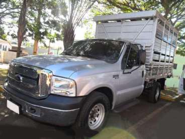 Caminhao ford-f350 2011 com grade boiadeira