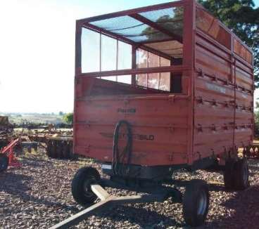 Carreta agricola basculante marca fido