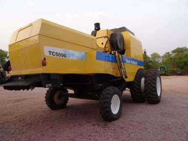 Colheitadeira new holland tc 5090 2011