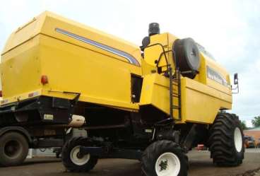 Colheitadeira new holland, tc 57, completa, ano 20