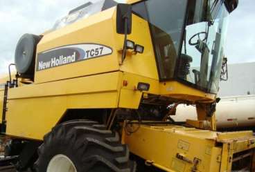 Colheitadeira new holland, tc 57, completa, ano 20