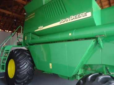 Colheitadeira john deere 1550 - 04/04