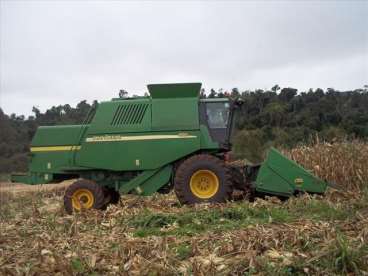 Colheitadeira john deere 1550 - 05/05