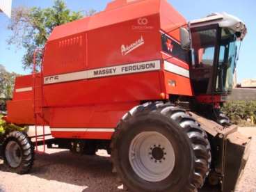 Colheitadeira massey ferguson mf 5650 ano 2004