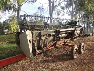 Colheitadeira mf 5650 - 03/03 - massey ferguson