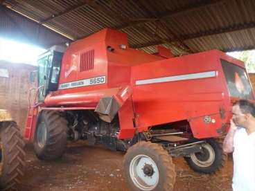 Colheitadeira mf 5650 - 04/04 - massey ferguson