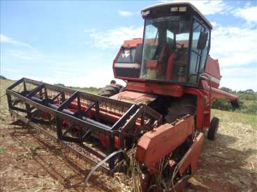 Colheitadeira mf 5650 - 89/89 - massey ferguson