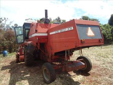 Colheitadeira mf 5650 - 89/89 - massey ferguson