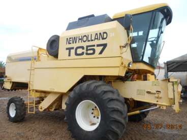 Colheitadeira new holland - tc 57 2002