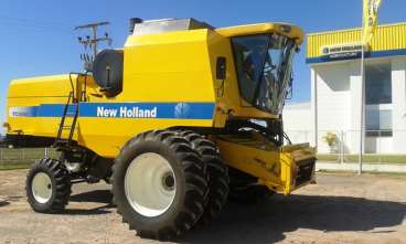 Colheitadeira new holland tc 5090 2010