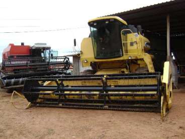 Colheitadeira tc 57 - 00/04 - new holland