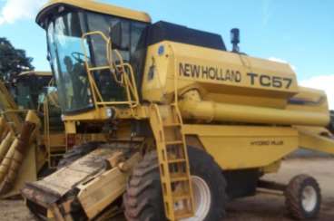 Colheitadiras new holland tc 57 2003