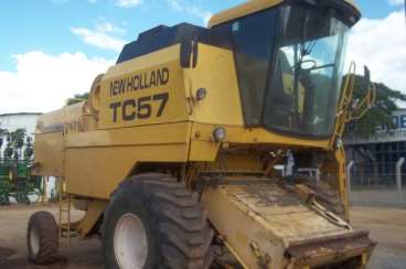 Colheitadiras new holland tc 57 2003