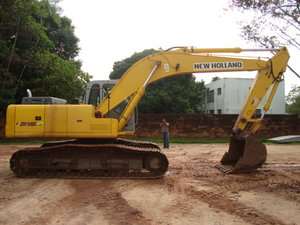 Escavadeiras e215 - new holland 2005