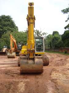 Escavadeiras e215 - new holland 2005