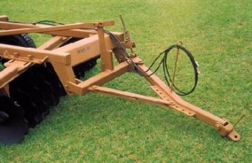 Grade aradora leve com pneus controle remoto