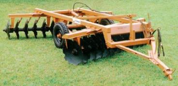 Grade aradora leve com pneus controle remoto