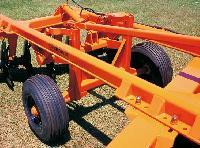 Grade aradora pesada com pneus controle remoto