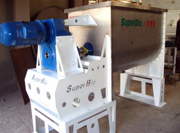 Ribbon blender