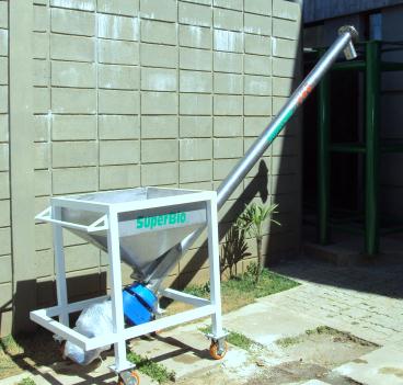 Ribbon blender com transportadora de rosca.