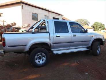 Utilitário hilux srv - 04/04 - toyota