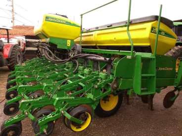 Plantadeira jhoon deere mod 2113 ano 2011