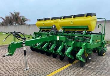 Plantadeira john deere 8 linhas 909ct