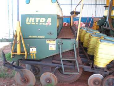 Plantadeiras tatu ultra 11 linhas 2002