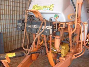Pulverizador advance 3000 am18 - 08/08 - jacto