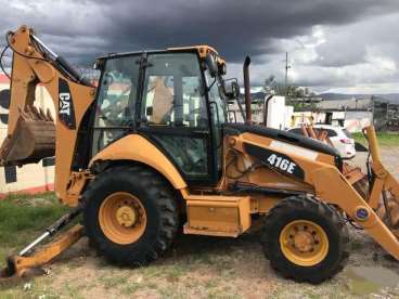 Retroescavadeira caterpillar 416e 4x4 ano 2010