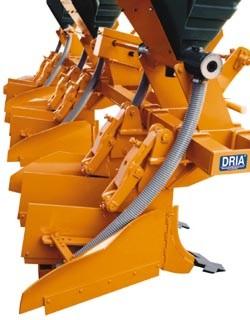 Sulcador combinado de 2 e 3 linhas duplas. adubade