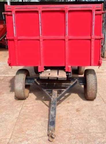 Carreta quatro rodas 9 tonelas