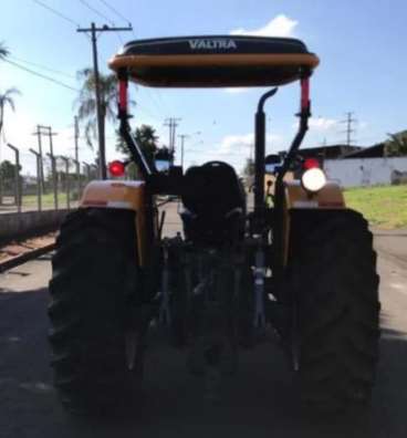 Trator valtra a750 2015