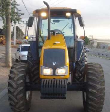 Valtra bm 100 4x4 cabinado valtra bm100 4x4