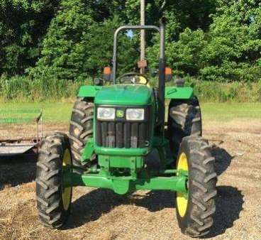 Tractor john deere 5055e