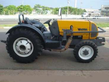 Trator valtra/valmet bf65 4x4 ano 2011