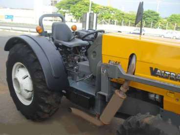 Trator valtra/valmet bf65 4x4 ano 2011