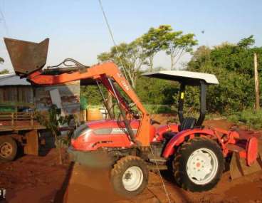 Trator agrale 4230.4 4x4 ano 2010 com concha