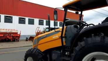 Trator bm 110 4x4 2015 semi novo trator valtra bm