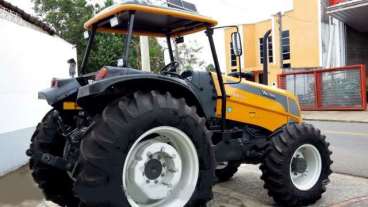 Trator bm 110 4x4 2015 semi novo trator valtra bm