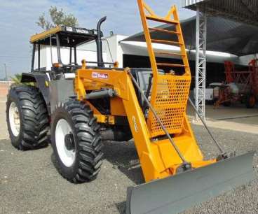 Trator valtra 1280 4x4 ano 2006 com lamina baldan