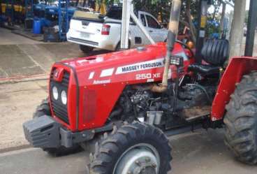 Trator massey ferguson 250 xe 4x4 2013