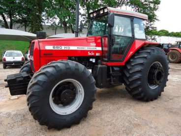 Trator massey ferguson modelo 680 hd