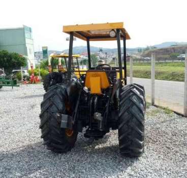 Trator valtra/valmet 785 4 x 4 ano 1996 cafeeiro